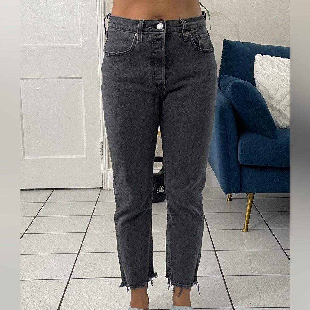 Levi’s 501 straight cropped leg W27 L26